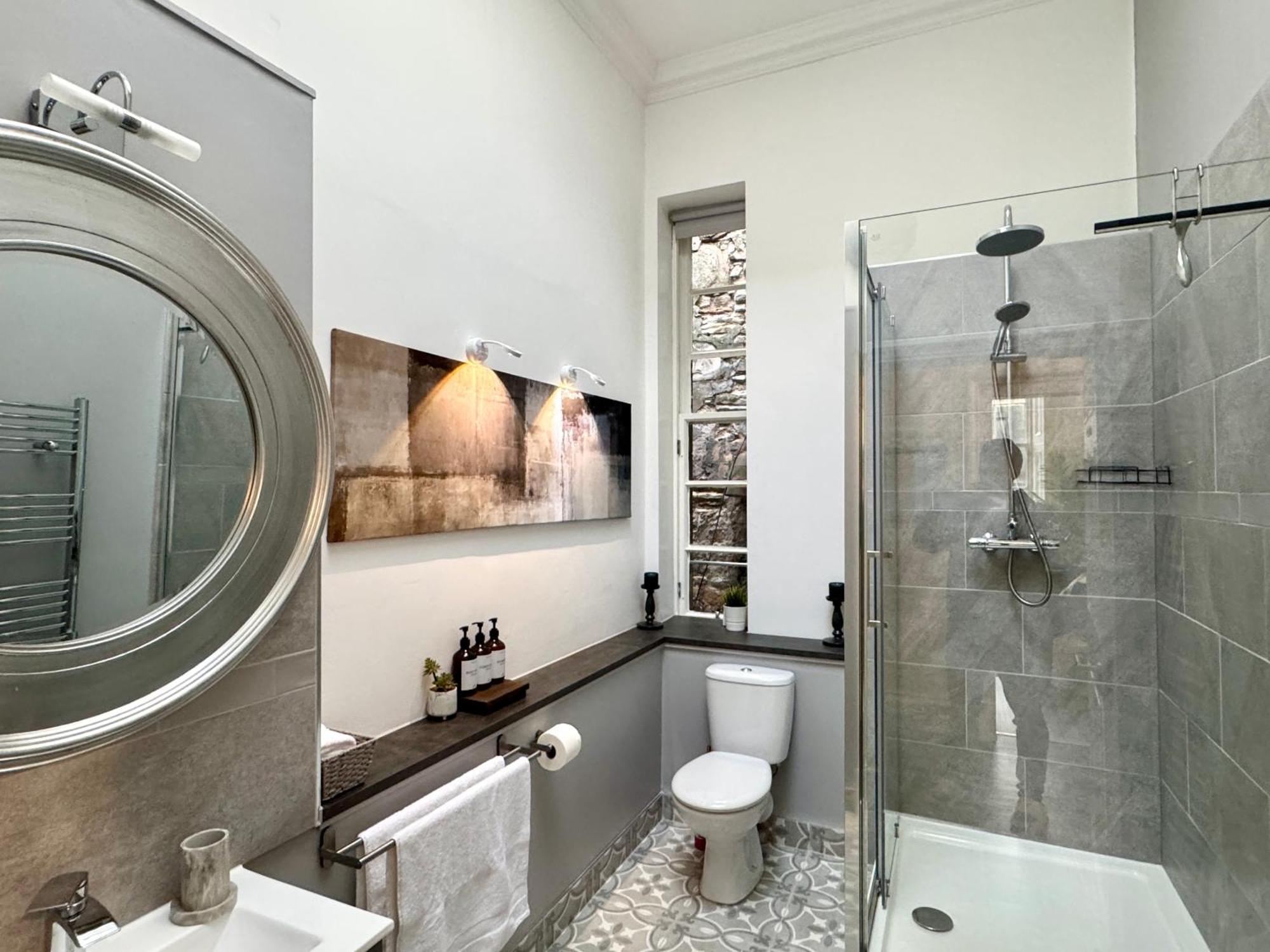 Spacious Luxury 3 Bedroom, 2 Bathroom - Next To Royal Mile And Castle ! Appartement